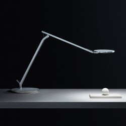 Humanscale Infinity desk lamp